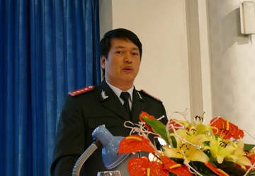 ​Quan chuc khai khong co gi, vo con xai ngan ty hinh anh