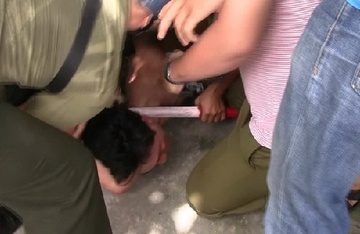 Nua dem bi anh re ke dao vao co doi 'quan he' hinh anh