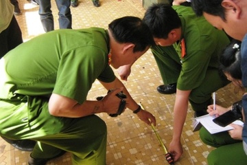 Khoi to chu vuong tom giet nguoi tinh dong tinh 16 tuoi hinh anh