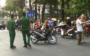 Cuop vuot den do tong gay chan nguoi phu nu o Sai Gon hinh anh