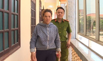 Truy bat nu quai buon ma tuy, 8 canh sat bi phoi nhiem HIV hinh anh