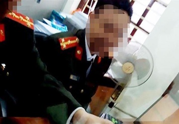 Vu nga gia tai phong Quan ly Xuat nhap canh: Ky luat hang loat can bo hinh anh