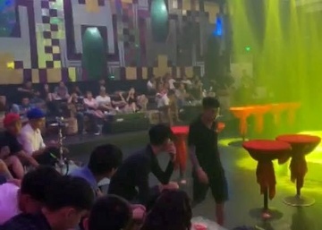 Phat hien hang tram dan choi phe ma tuy trong quan bar hinh anh