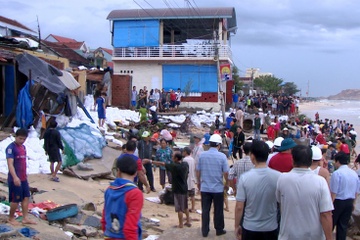 Xac xo sau bao, Binh Dinh ban bo tinh trang khan cap hinh anh