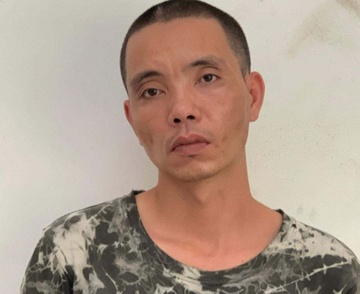 Nguoi dan ong vua ra tu lai cuop giat day chuyen hinh anh