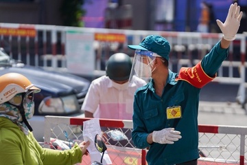 Ba Ria - Vung Tau cam nguoi lao dong di lam bang xe may khi gian cach hinh anh