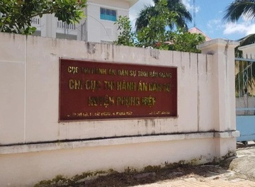 Can bo thi hanh an dan su o Hau Giang bi to lua dao hinh anh