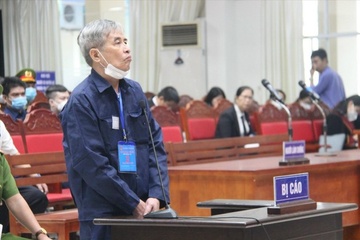 Cuu can bo hai quan nhan bao nhieu tien hoi lo vu buon lau xang dau hinh anh