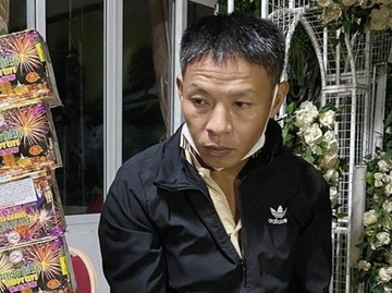 Ra tu gan mot nam, tiep tuc bi bat vi tang tru hon 10 kg phao hoa no hinh anh