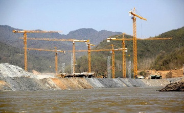 Hang tram thuy dien thuong nguon Mekong de doa DBSCL hinh anh