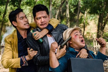 Phim cua Binh Minh dam chat hai - hanh dong hinh anh