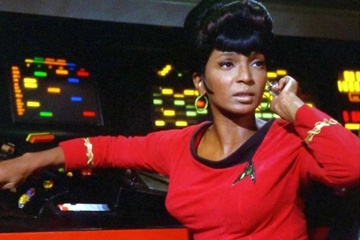 Tro cot nu dien vien 'Star Trek' duoc dua len vu tru hinh anh
