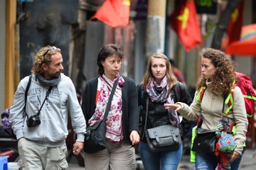 Ha Noi ret, Sai Gon diu mat dip Tet Duong lich hinh anh