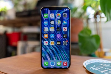 Man hinh iPhone 12 Pro Max gan nhu hoan hao hinh anh