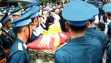 Dong doi phi cong Su-22: 'Binh thuong thoi neu nhac ve chung toi' hinh anh