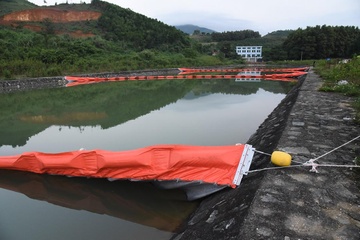 Giang luoi loc, tha vi sinh vat an dau tai vung nuoc song Da nhiem ban hinh anh