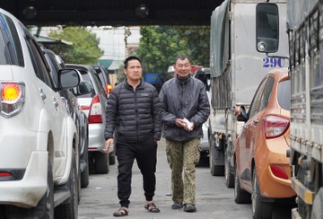 'Khai xuan' bang trai nghiem xep hang dang kiem oto hinh anh