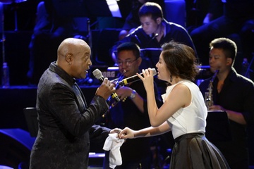 Van Mai Huong khoc khi song ca cung Peabo Bryson hinh anh