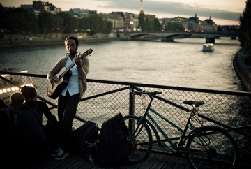 Am nhac giu tim ta o lai Paris... hinh anh