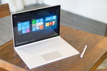 Anh thuc te Surface Book vua ve Viet Nam hinh anh
