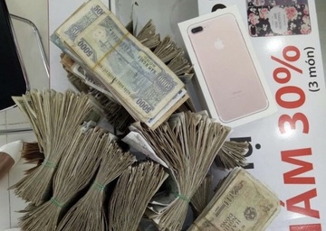 Mang gan 22 trieu tien le di mua iPhone 7 chinh hang hinh anh