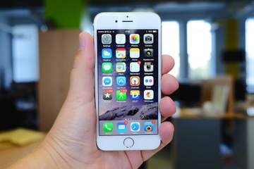 Co nen mua iPhone 6 dang giam gia con 6-7 trieu dong? hinh anh