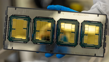 Ben trong nha may chip 7 ty USD cua Intel hinh anh