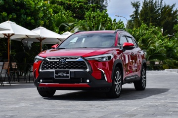 Sat Tet Nguyen dan, Toyota Corolla Cross tang gia ban hinh anh