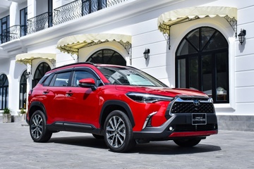 Toyota Corolla Cross bo xa doi thu trong nhom xe gam cao do thi hinh anh