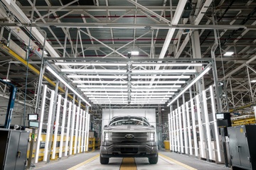 Gap loi pin, Ford ngung san xuat F-150 Lightning vo thoi han hinh anh