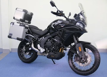 Chi tiet CFMoto 700MT gia khoang 200 trieu, trang bi ca suoi yen hinh anh
