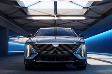 Cadillac đang 'cướp' khách của Tesla?