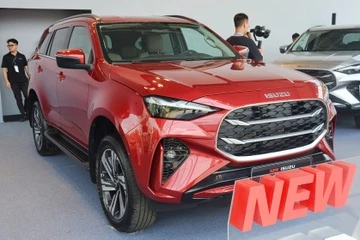 Chi tiet Isuzu mu-X 2025 - giu dong co, tang gia, nang cap ngoai hinh hinh anh