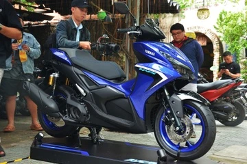 Can canh Yamaha NVX 155 moi - cho gia canh tranh Honda Air Blade hinh anh