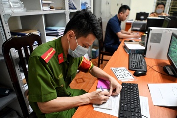Khong bat buoc dang ky xe tai phuong xa noi cu tru tu 1/7 hinh anh