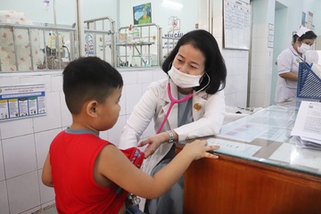 So Y te TP.HCM thong tin vu 2 hoc sinh nghi ngo doc sau khi an my Y hinh anh