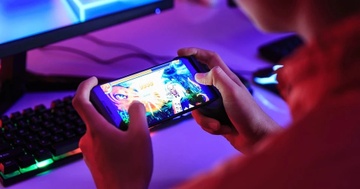 Nam sinh 19 tuoi thung da day vi nghien game, an mi goi trien mien hinh anh