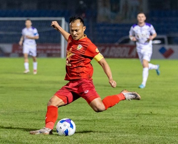 Trọng Hoàng: Không dám mơ lên tuyển, đá bóng vì đam mê