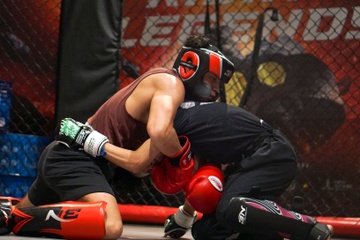Hai ‘xe om cong nghe’ lam nong LION Championship 23 hinh anh