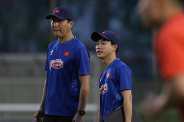 HLV Kim Sang-sik khen doi thu cua U23 Viet Nam hinh anh