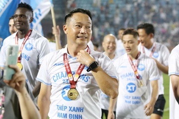 Nam Dinh vung ngoi, V.League nhieu bien dong hinh anh