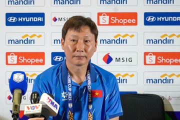 HLV Kim Sang-sik: ‘Thái Lan và Indonesia là ứng viên vô địch’
