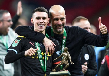 Vi sao Pep Guardiola phai xin loi Phil Foden? hinh anh