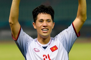 Van Hau va Dinh Trong sap tro thanh tan sinh vien hinh anh