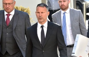 Ryan Giggs bi to doi xu voi ban gai cu nhu no le hinh anh