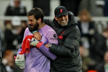 Liverpool chấm dứt mạch 17 trận bất bại của Newcastle
