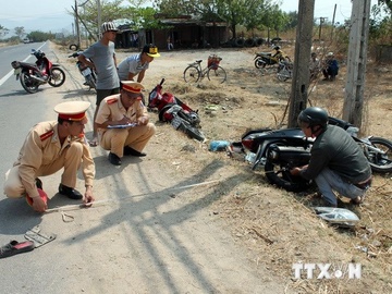 Noi thanh cong cang chan bi dut lia do tai nan giao thong hinh anh