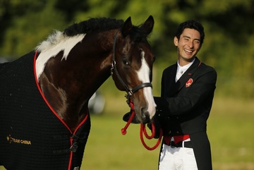 Gia the giau co cua VDV dua ngua tai Olympic hinh anh