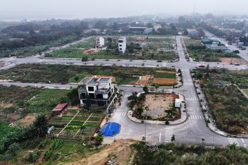 Sap nhap tinh khong chi lam gia dat tang, mot so noi con bi giam hinh anh