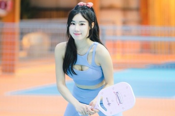 Do khoc do cuoi khi choi pickleball voi sep hinh anh